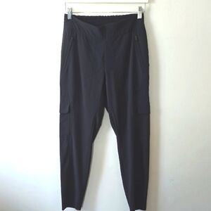 Athleta Black Ankle Cargo Pants sz 4